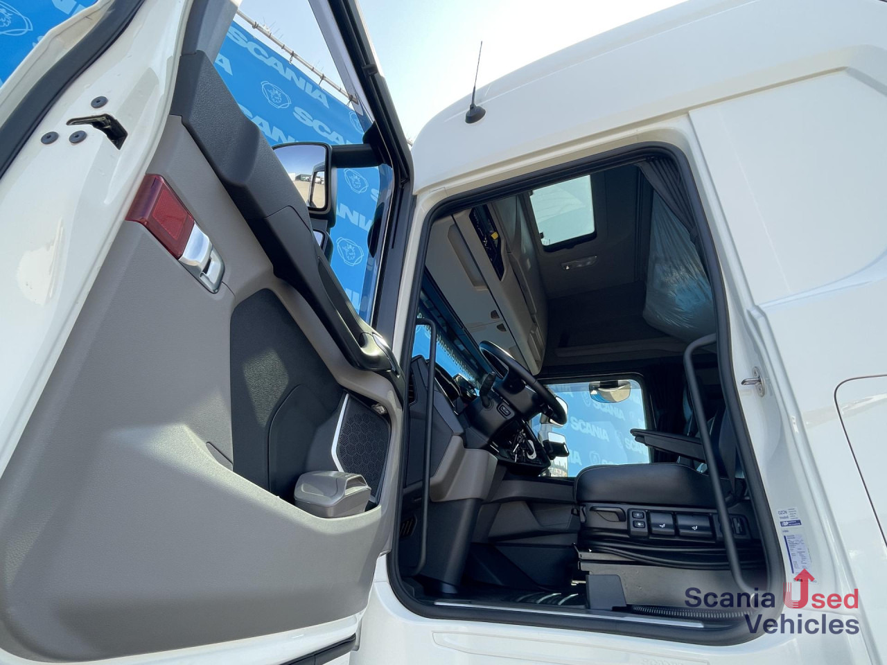 SCANIA S 500 A4x2NB RETARDER DIFF-L PARK AIRCO FULL AIR - Tractor unit: picture 5 SCANIA S 500 A4x2NB RETARDER DIFF-L PARK AIRCO FULL AIR - Tractor unit: picture 5