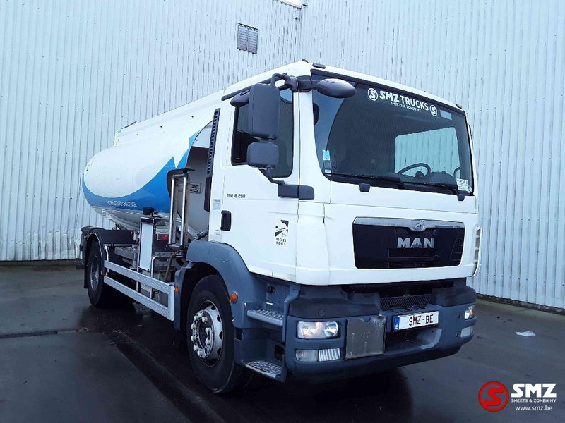 MAN TGM 18.290 13500L 4 Compartments - Tank truck: picture 1 MAN TGM 18.290 13500L 4 Compartments - Tank truck: picture 1