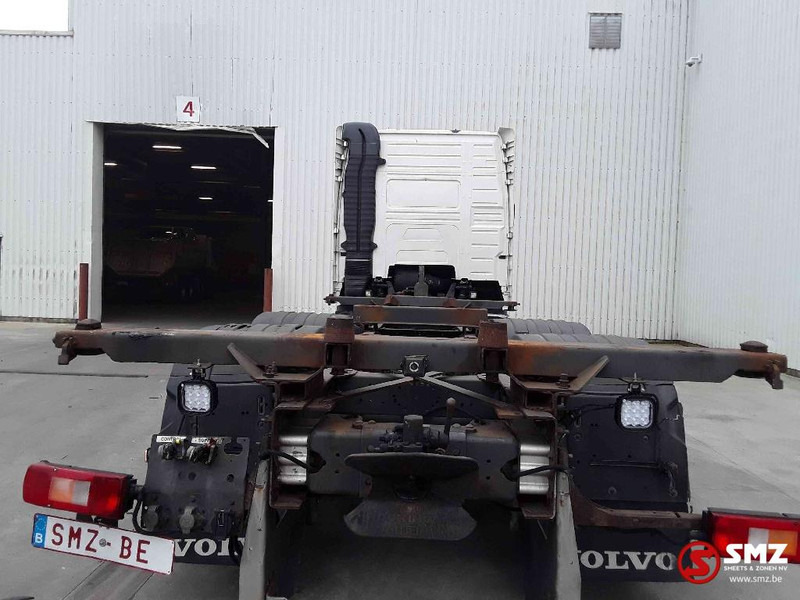 Container transporter/ Swap body truck Volvo FH 420 6x2: picture 12