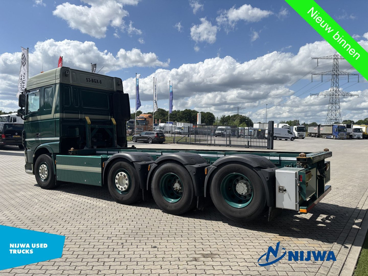 DAF XF 460 8x2 20ft container systeem - Hook lift truck: picture 4 DAF XF 460 8x2 20ft container systeem - Hook lift truck: picture 4