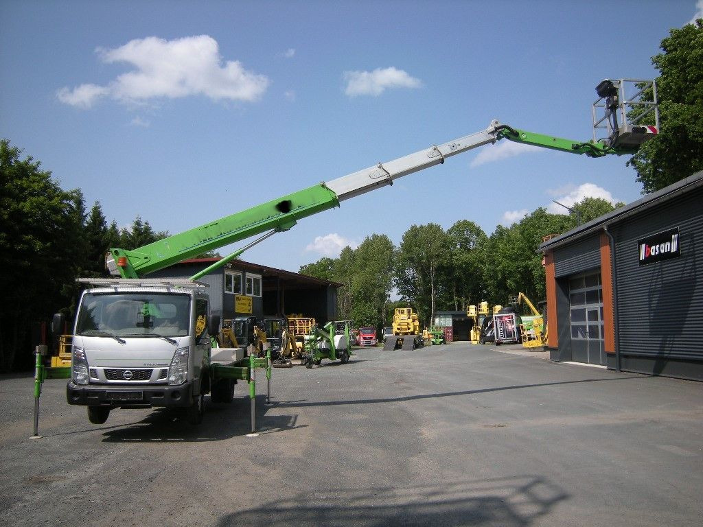 Nissan NT 400 Cabstar mit Palfinger P260BK, 21m - Truck mounted aerial platform: picture 4 Nissan NT 400 Cabstar mit Palfinger P260BK, 21m - Truck mounted aerial platform: picture 4