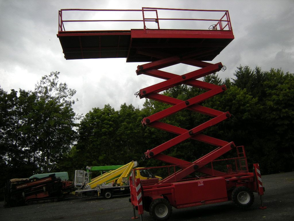 Scherenarbeitsbühne Liftlux SL172-24D4WD,S AH 19 - Truck mounted aerial platform: picture 4 Scherenarbeitsbühne Liftlux SL172-24D4WD,S AH 19 - Truck mounted aerial platform: picture 4
