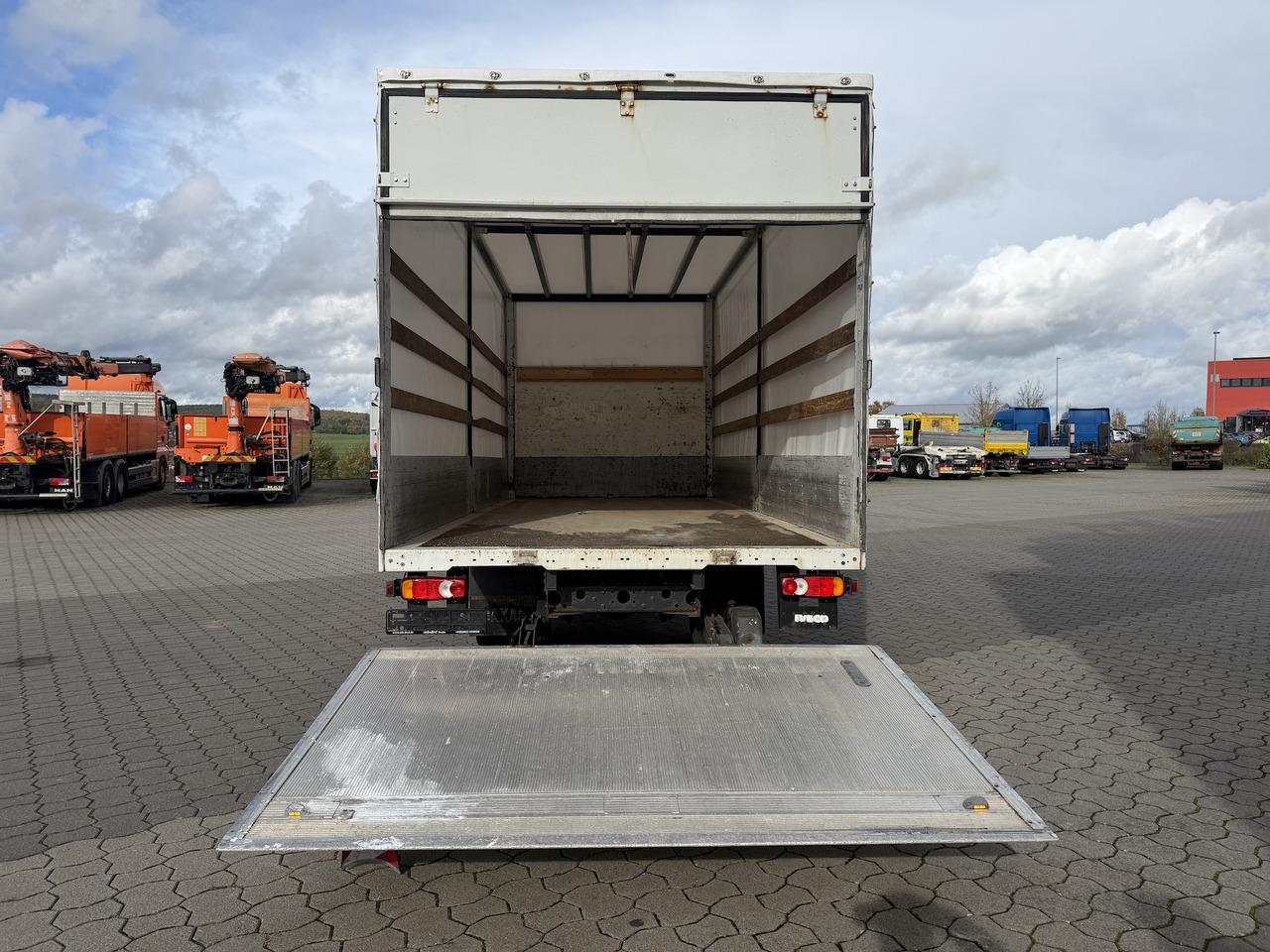 Iveco 75 E 180 4x2 LBW - Curtain side van: picture 2 Iveco 75 E 180 4x2 LBW - Curtain side van: picture 2