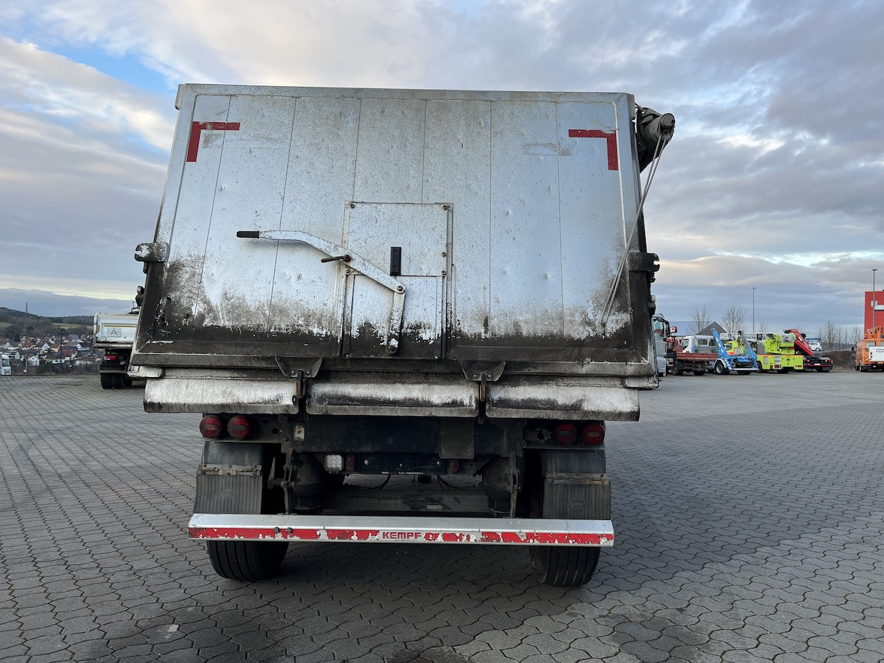 Tipper semi-trailer Kempf SKM 35 3 Thermo Mulde: picture 8 Tipper semi-trailer Kempf SKM 35 3 Thermo Mulde: picture 8