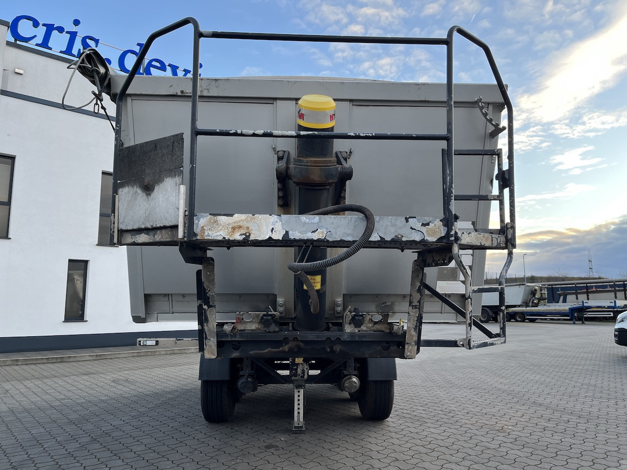 Tipper semi-trailer Kempf SKM 35 3 Thermo Mulde: picture 12 Tipper semi-trailer Kempf SKM 35 3 Thermo Mulde: picture 12