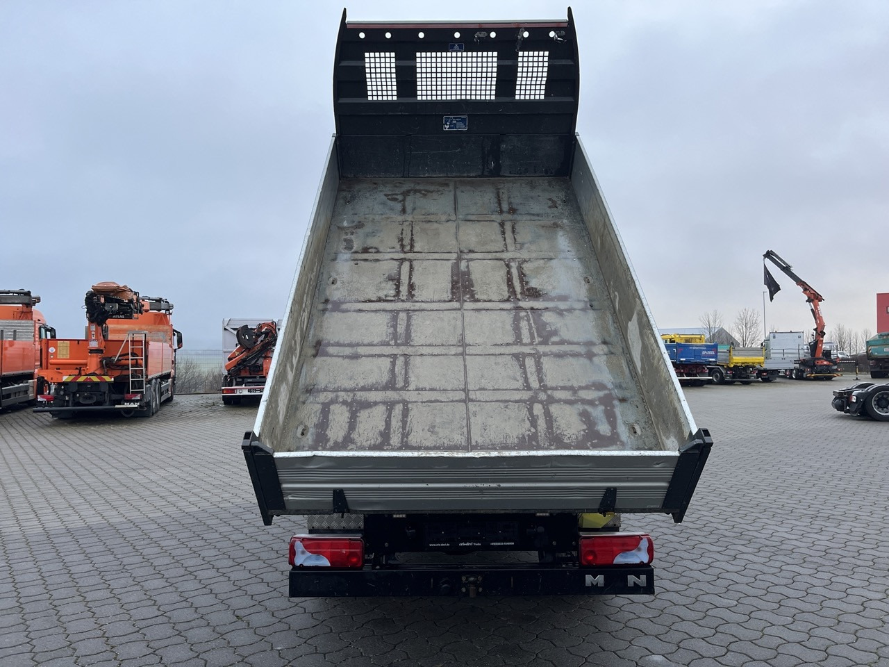 MAN TGE 3.180 4x2 Zwillingsbereift - Tipper van: picture 3 MAN TGE 3.180 4x2 Zwillingsbereift - Tipper van: picture 3