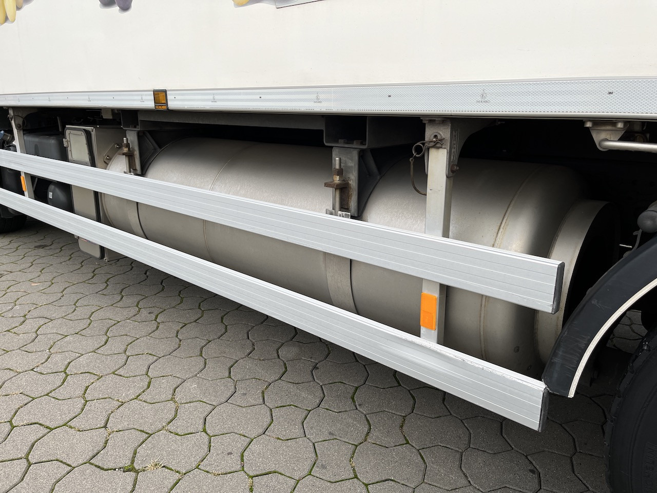 Refrigerator truck Mercedes-Benz 1842 4x2 LBW Kühlung Flüssigstickstoff GAS: picture 6