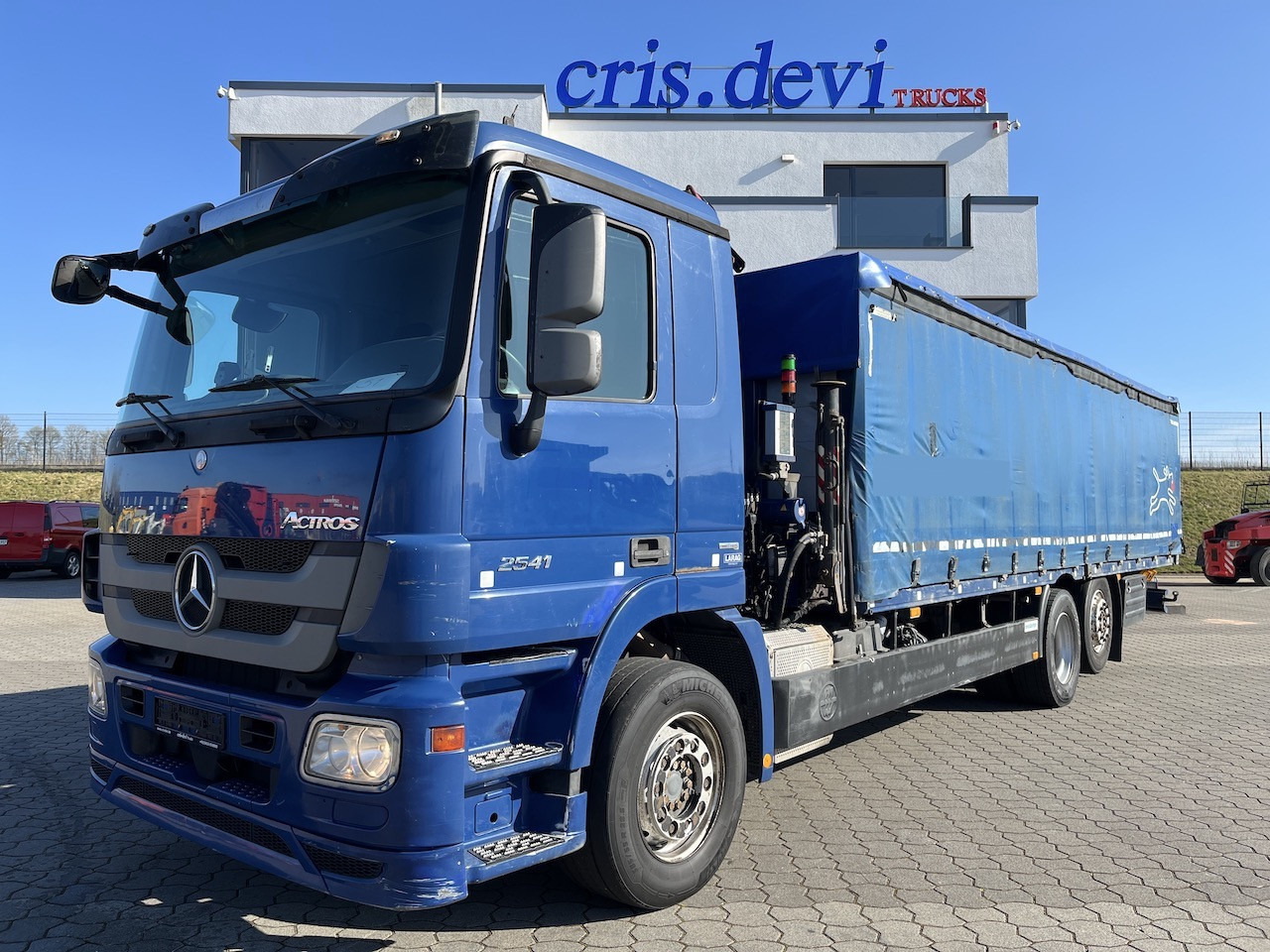 Mercedes-Benz 2541 6x2 Atlas 135.2E Pritsche 8,20 m - Curtainsider truck, Crane truck: picture 1 Mercedes-Benz 2541 6x2 Atlas 135.2E Pritsche 8,20 m - Curtainsider truck, Crane truck: picture 1