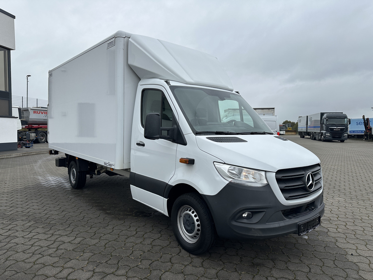 Box van Mercedes-Benz Sprinter 319 CDI Koffer   LBW   RFK   SH Tempomat: picture 9