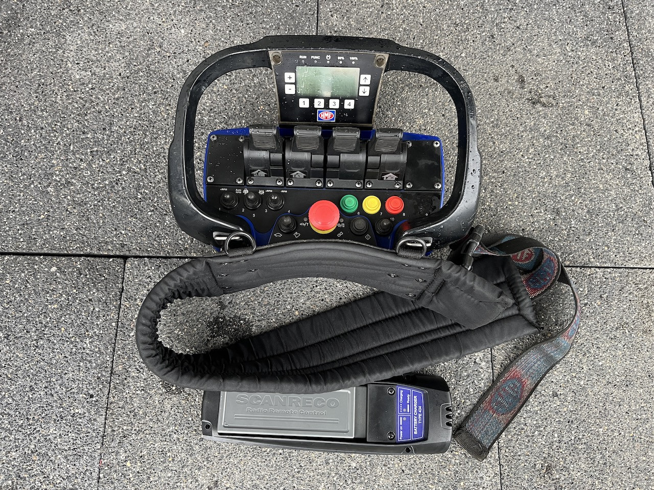 Meusburger MPS-3 Auflieger mit Kran HMF 1510 K-4 Lenkachse - Dropside/ Flatbed semi-trailer: picture 4 Meusburger MPS-3 Auflieger mit Kran HMF 1510 K-4 Lenkachse - Dropside/ Flatbed semi-trailer: picture 4