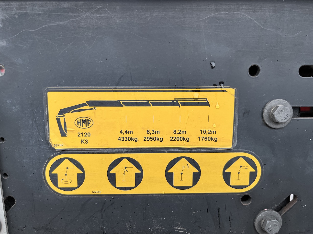 Meusburger MPS-3 Auflieger mit Kran HMF 1510 K-4 Lenkachse - Dropside/ Flatbed semi-trailer: picture 3 Meusburger MPS-3 Auflieger mit Kran HMF 1510 K-4 Lenkachse - Dropside/ Flatbed semi-trailer: picture 3