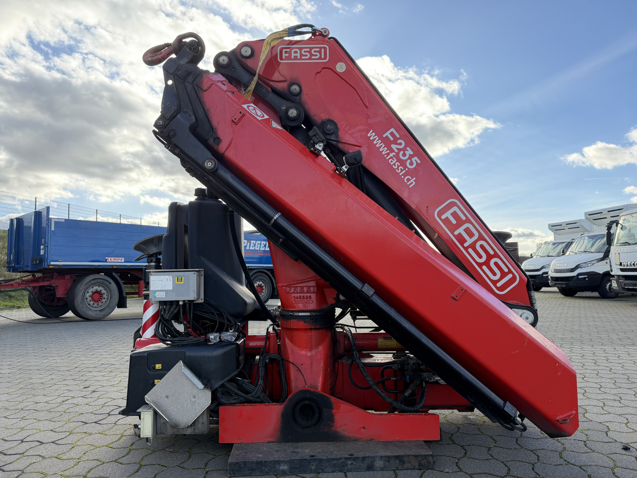 Palfinger FASSI F 235 A.2.23 Kran + Funk - Loader crane: picture 1 Palfinger FASSI F 235 A.2.23 Kran + Funk - Loader crane: picture 1