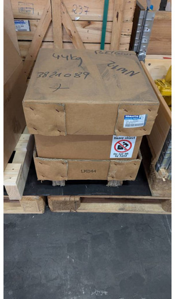 Komatsu D65PX-15 - HYDRAULIC MOTOR ASSY - 708-7L-00040 - Bulldozer: picture 2 Komatsu D65PX-15 - HYDRAULIC MOTOR ASSY - 708-7L-00040 - Bulldozer: picture 2