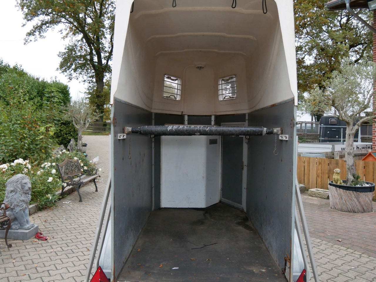 Blomert 1,5 Pferde mit Sattelkammer - Livestock trailer: picture 3 Blomert 1,5 Pferde mit Sattelkammer - Livestock trailer: picture 3