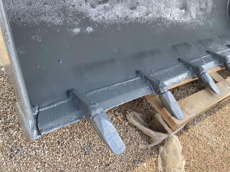 MECALAC 2140 mm-Series 8/10/11/12 - Loader bucket: picture 3 MECALAC 2140 mm-Series 8/10/11/12 - Loader bucket: picture 3