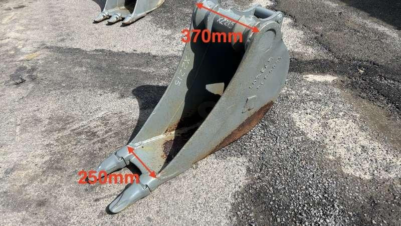 MORIN M3 - 250mm - Excavator bucket: picture 1 MORIN M3 - 250mm - Excavator bucket: picture 1
