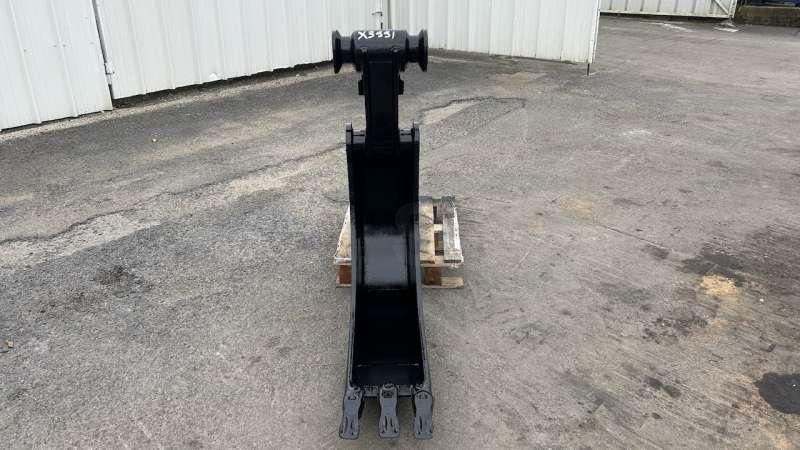 MORIN M3 - Type Banane - 270mm - Excavator bucket for Construction machinery: picture 3 MORIN M3 - Type Banane - 270mm - Excavator bucket for Construction machinery: picture 3