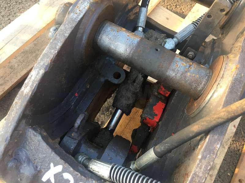 VOLVO Coupleur Hydraulique VOLVO montage origine ECR50 - Quick coupler for Construction machinery: picture 2 VOLVO Coupleur Hydraulique VOLVO montage origine ECR50 - Quick coupler for Construction machinery: picture 2