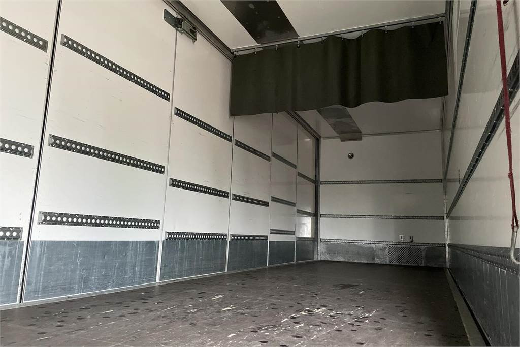 Mercedes-Benz Actros 1827 4x2 8,7m KSA+PL - Isothermal truck: picture 5 Mercedes-Benz Actros 1827 4x2 8,7m KSA+PL - Isothermal truck: picture 5