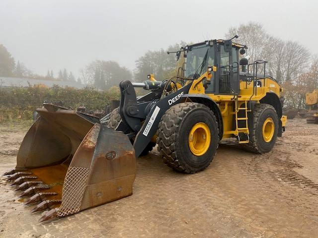 John Deere 744 P MIETE / RENTAL (12002124) - Wheel loader: picture 1 John Deere 744 P MIETE / RENTAL (12002124) - Wheel loader: picture 1