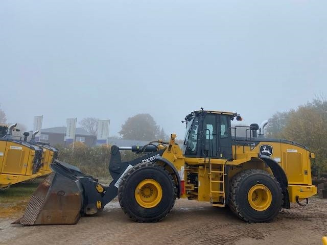 John Deere 744 P MIETE / RENTAL (12002124) - Wheel loader: picture 2 John Deere 744 P MIETE / RENTAL (12002124) - Wheel loader: picture 2
