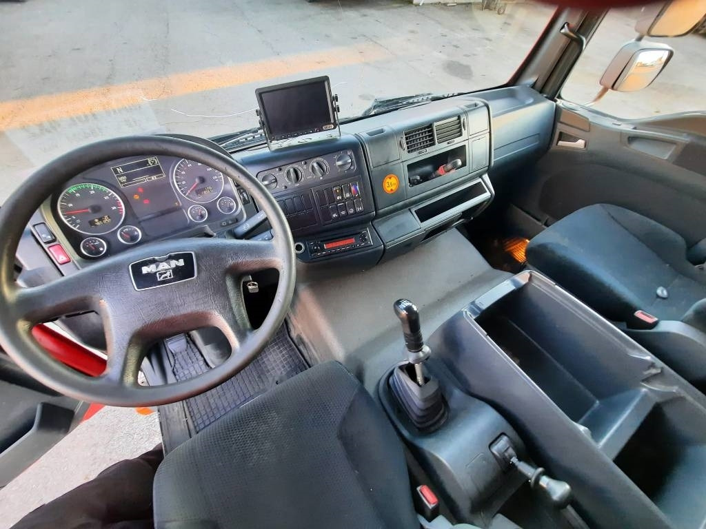 Box truck MAN TGL 12.220: picture 7