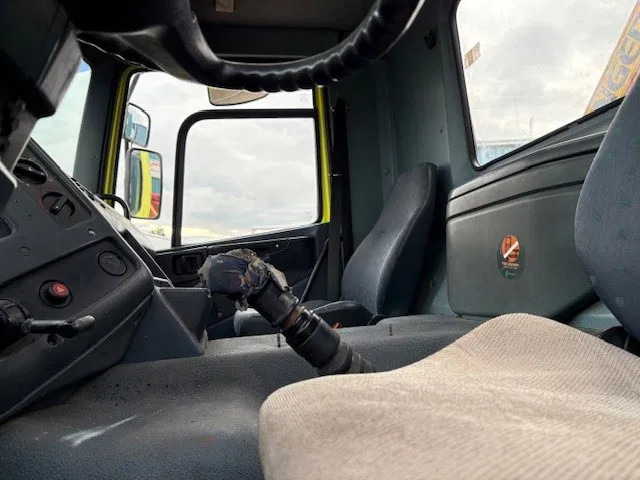 Tipper, Crane truck DAF 65 -180ATI 4x4 FULL STEEL 3-WAY KIPPER AND PALFINGER CRANE (EURO 2 / MANUAL GEARBOX / FULL STEEL SUSPENSION / ETC.): picture 16 Tipper, Crane truck DAF 65 -180ATI 4x4 FULL STEEL 3-WAY KIPPER AND PALFINGER CRANE (EURO 2 / MANUAL GEARBOX / FULL STEEL SUSPENSION / ETC.): picture 16