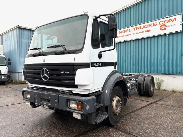 Mercedes-Benz SK 1824 K (ONLY 226.000 KM!) 4x2 FULL STEEL CHASSIS (MANUAL GEARBOX / REDUCTION AXLE / FULL STEEL SUSPENSION / P.T.O.) - Cab chassis truck: picture 1 Mercedes-Benz SK 1824 K (ONLY 226.000 KM!) 4x2 FULL STEEL CHASSIS (MANUAL GEARBOX / REDUCTION AXLE / FULL STEEL SUSPENSION / P.T.O.) - Cab chassis truck: picture 1
