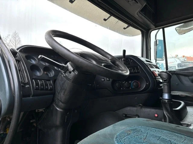 Tractor unit DAF 95.430 XF SPACECAB (EURO 2 / ZF16 MANUAL GEARBOX / ZF-INTARDER / AIRCONDITIONING): picture 10