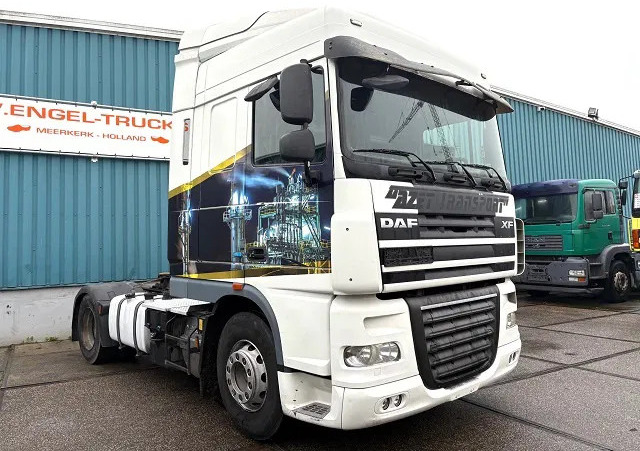 DAF XF 105.460 ATE SPACEAB 4x2 (EURO 5 / ZF MANUAL GEARBOX / ZF-INTARDER / HYDRAULIC KIT / P.T.O. / AIRCONDITIONING / ETC.) - Tractor unit: picture 2 DAF XF 105.460 ATE SPACEAB 4x2 (EURO 5 / ZF MANUAL GEARBOX / ZF-INTARDER / HYDRAULIC KIT / P.T.O. / AIRCONDITIONING / ETC.) - Tractor unit: picture 2