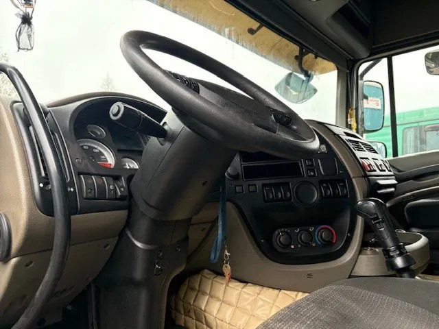 Tractor unit DAF XF 105.460 ATE SPACEAB 4x2 (EURO 5 / ZF MANUAL GEARBOX / ZF-INTARDER / HYDRAULIC KIT / P.T.O. / AIRCONDITIONING / ETC.): picture 8