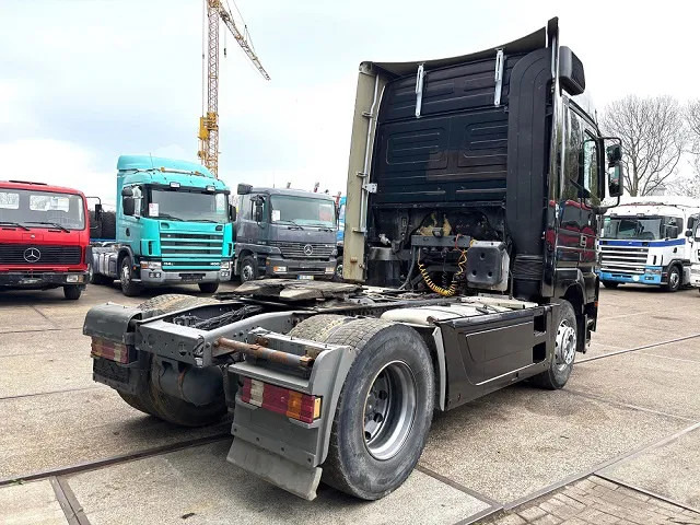 Mercedes-Benz Actros 1840 LS (MP1) 4x2 MEGASPACE (EPS WITH CLUTCH (3 PEDALS) / RETARDER / AIRCONDITIONING) - Tractor unit: picture 3 Mercedes-Benz Actros 1840 LS (MP1) 4x2 MEGASPACE (EPS WITH CLUTCH (3 PEDALS) / RETARDER / AIRCONDITIONING) - Tractor unit: picture 3