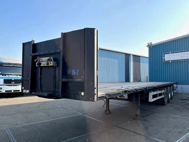 Van Hool 3B1047 13.60M. FLATBED TRAILER WITH 40FT TWISTLOCKS (SAF-AXLES / DISC BRAKES / 40FT TWISTLOCKS) - Dropside/ Flatbed semi-trailer: picture 1 Van Hool 3B1047 13.60M. FLATBED TRAILER WITH 40FT TWISTLOCKS (SAF-AXLES / DISC BRAKES / 40FT TWISTLOCKS) - Dropside/ Flatbed semi-trailer: picture 1