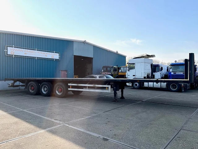 Van Hool 3B1047 13.60M. FLATBED TRAILER WITH 40FT TWISTLOCKS (SAF-AXLES / DISC BRAKES / 40FT TWISTLOCKS) - Dropside/ Flatbed semi-trailer: picture 4 Van Hool 3B1047 13.60M. FLATBED TRAILER WITH 40FT TWISTLOCKS (SAF-AXLES / DISC BRAKES / 40FT TWISTLOCKS) - Dropside/ Flatbed semi-trailer: picture 4