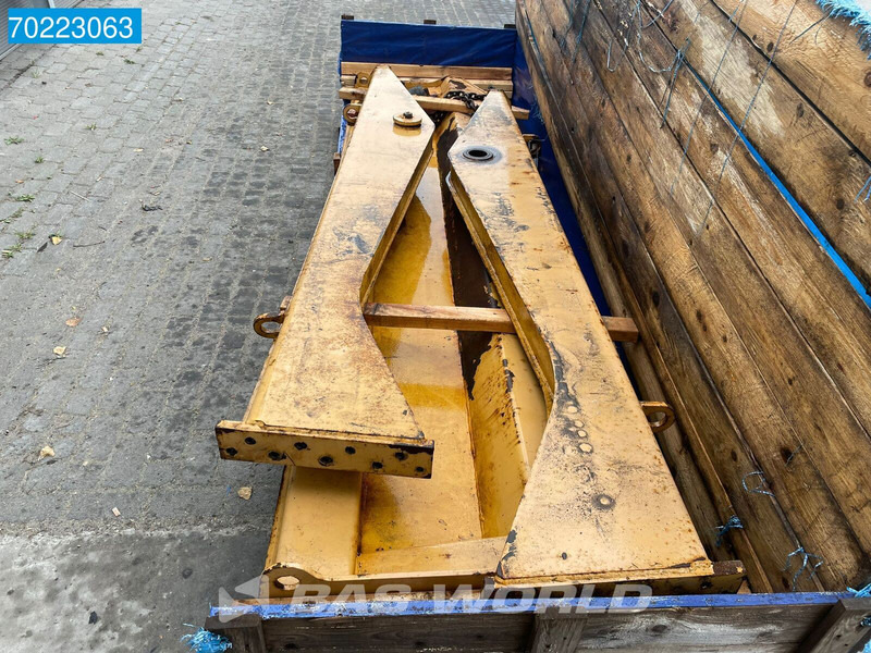 Caterpillar 740B TAIL GATE CAT 740 - CAT 745 - Attachment: picture 3 Caterpillar 740B TAIL GATE CAT 740 - CAT 745 - Attachment: picture 3