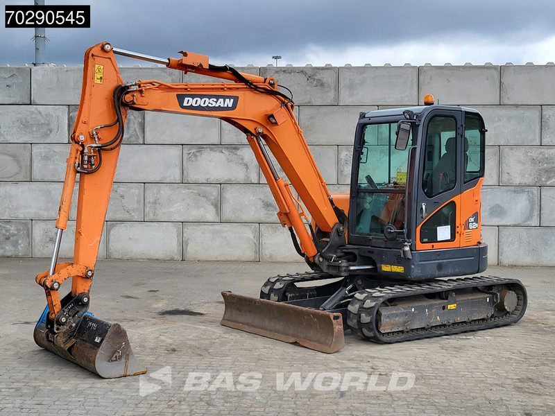 Doosan DX62R-3 3 BUCKETS - A/C - Mini excavator: picture 3 Doosan DX62R-3 3 BUCKETS - A/C - Mini excavator: picture 3