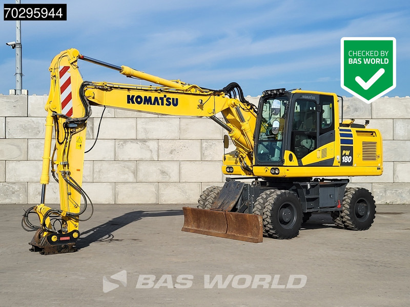 Komatsu PW180 -11 - Wheel excavator: picture 1 Komatsu PW180 -11 - Wheel excavator: picture 1