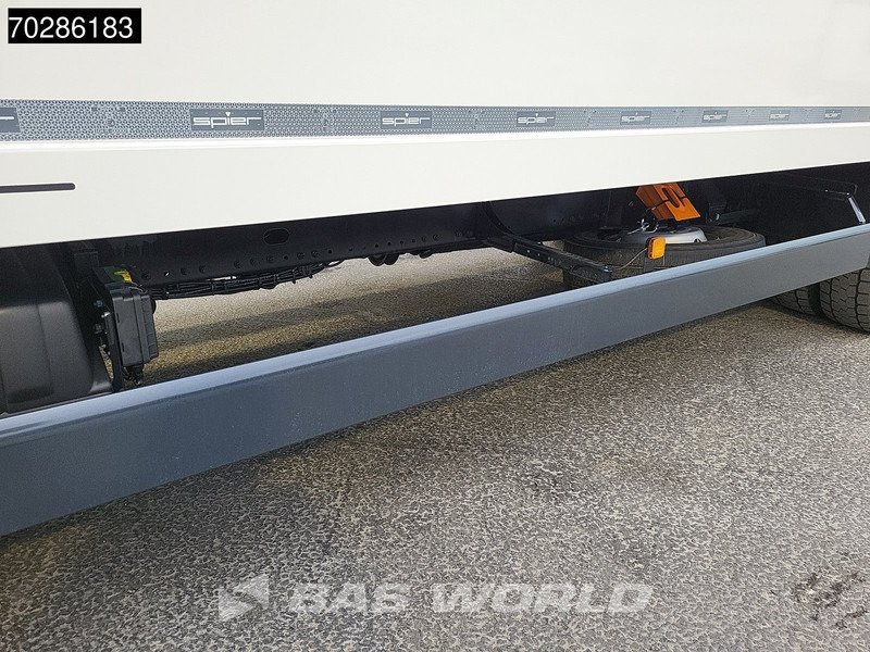 New Box truck MAN TGL 12.220 4X2 NEW! 12tonner Automatic 1500kg Ladebordwand Navi Euro 6: picture 12 New Box truck MAN TGL 12.220 4X2 NEW! 12tonner Automatic 1500kg Ladebordwand Navi Euro 6: picture 12