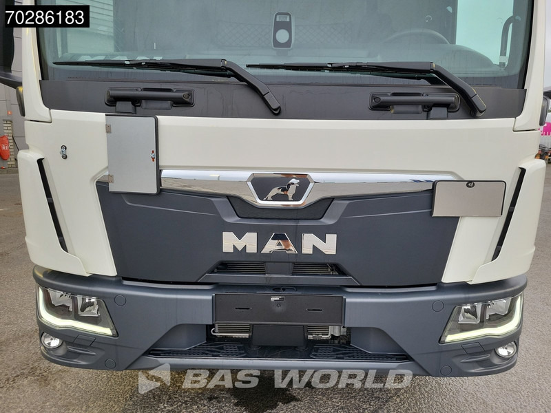 New Box truck MAN TGL 12.220 4X2 NEW! 12tonner Automatic 1500kg Ladebordwand Navi Euro 6: picture 11 New Box truck MAN TGL 12.220 4X2 NEW! 12tonner Automatic 1500kg Ladebordwand Navi Euro 6: picture 11