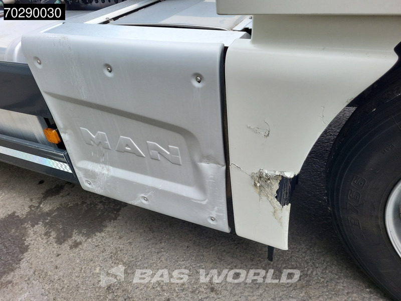 MAN TGX 26.460 6X2 BDF Liftaxle Automatic Retarder ACC Euro 6 - Container transporter/ Swap body truck: picture 5 MAN TGX 26.460 6X2 BDF Liftaxle Automatic Retarder ACC Euro 6 - Container transporter/ Swap body truck: picture 5