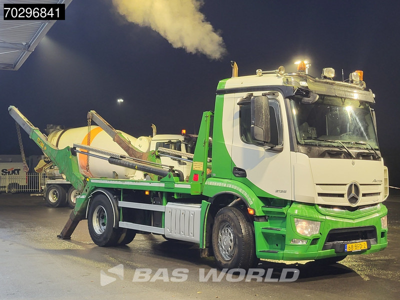 Mercedes-Benz Antos 2135 4X2 Hyva NG2014 TA XL Automatic Euro 6 - Skip loader truck: picture 5 Mercedes-Benz Antos 2135 4X2 Hyva NG2014 TA XL Automatic Euro 6 - Skip loader truck: picture 5