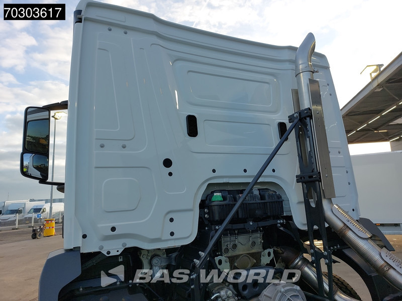Mercedes-Benz Arocs 3340 6X4 NEW EURO 5 Chassis Steel Suspension Big-Axle Automatic - Cab chassis truck: picture 5 Mercedes-Benz Arocs 3340 6X4 NEW EURO 5 Chassis Steel Suspension Big-Axle Automatic - Cab chassis truck: picture 5