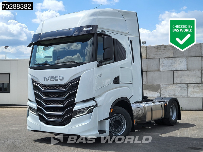 Iveco S-Way 580 4X2 NEW! 2x Tanks Navi ACC Standklima - Tractor unit: picture 1 Iveco S-Way 580 4X2 NEW! 2x Tanks Navi ACC Standklima - Tractor unit: picture 1