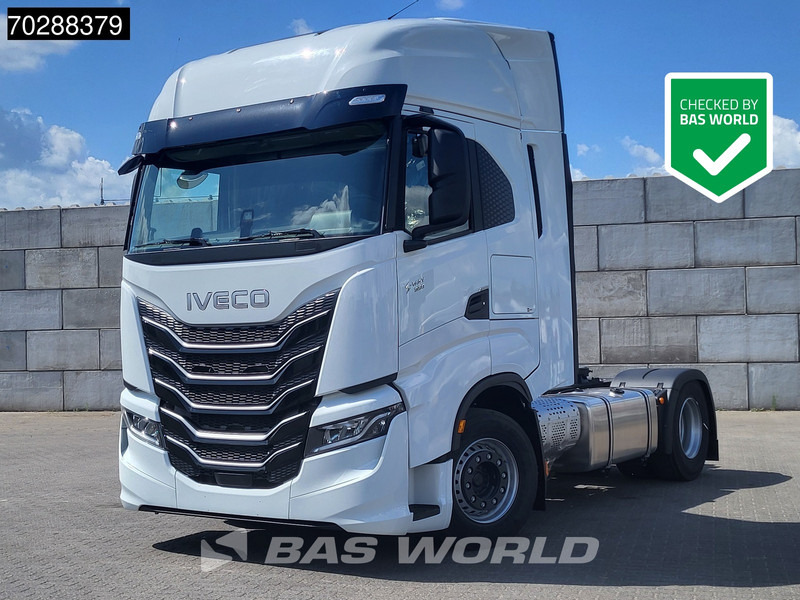 Iveco S-Way 580 4X2 NEW! 2x Tanks Navi ACC Standklima - Tractor unit: picture 1 Iveco S-Way 580 4X2 NEW! 2x Tanks Navi ACC Standklima - Tractor unit: picture 1