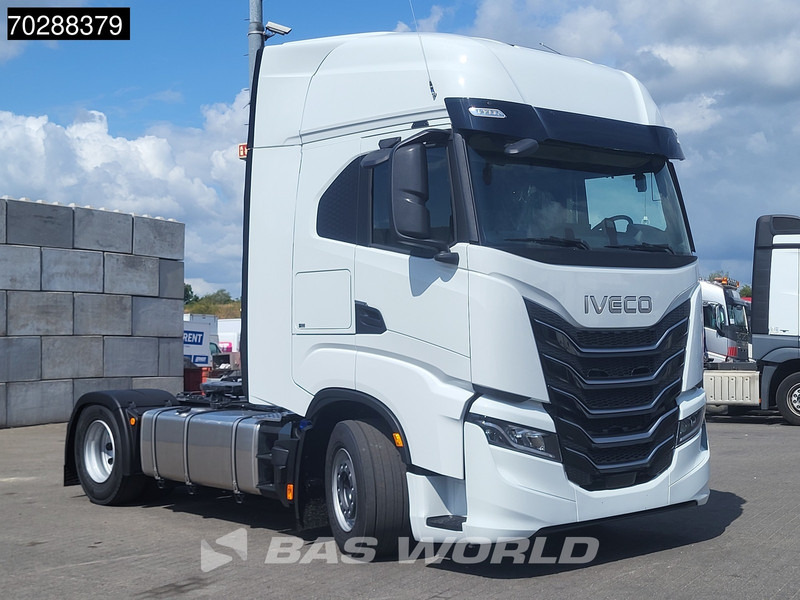 Iveco S-Way 580 4X2 NEW! 2x Tanks Navi ACC Standklima - Tractor unit: picture 3 Iveco S-Way 580 4X2 NEW! 2x Tanks Navi ACC Standklima - Tractor unit: picture 3