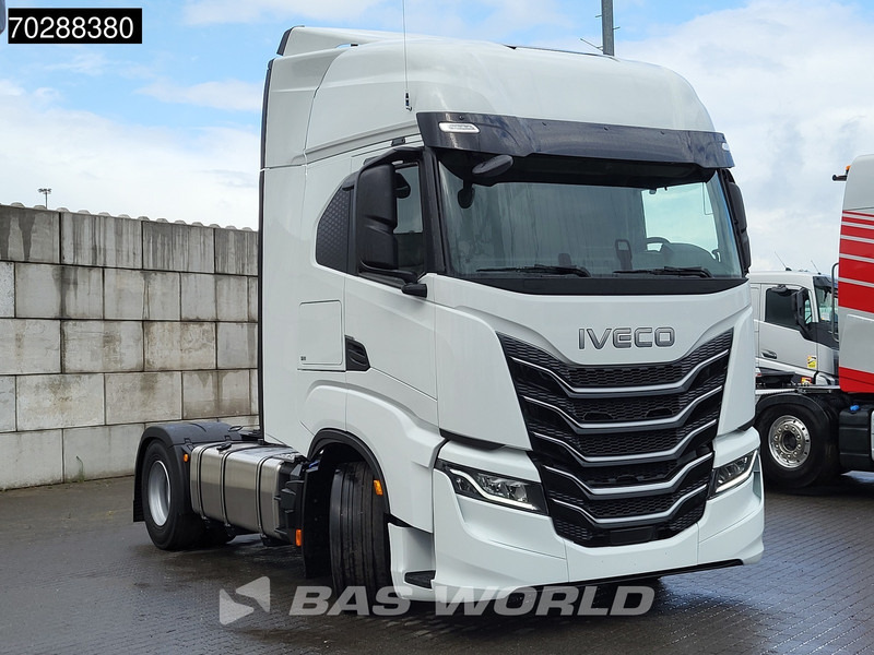 Iveco S-way 580 4X2 NEW! 2x Tanks Navi ACC Standklima - Tractor unit: picture 3 Iveco S-way 580 4X2 NEW! 2x Tanks Navi ACC Standklima - Tractor unit: picture 3
