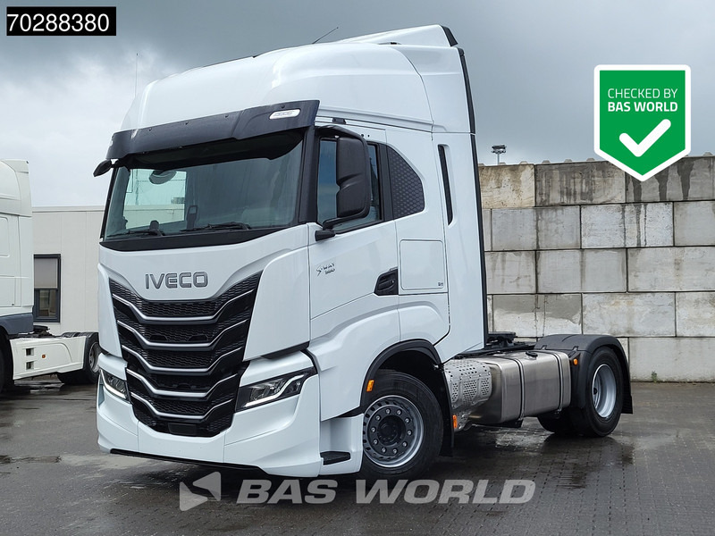 Iveco S-way 580 4X2 NEW! 2x Tanks Navi ACC Standklima - Tractor unit: picture 1 Iveco S-way 580 4X2 NEW! 2x Tanks Navi ACC Standklima - Tractor unit: picture 1