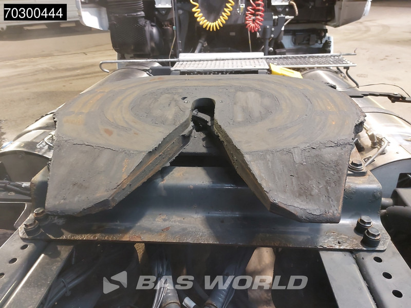 Tractor unit Iveco Stralis 460 4X2 LNG! Retarder 2x tanks Euro 6: picture 13 Tractor unit Iveco Stralis 460 4X2 LNG! Retarder 2x tanks Euro 6: picture 13