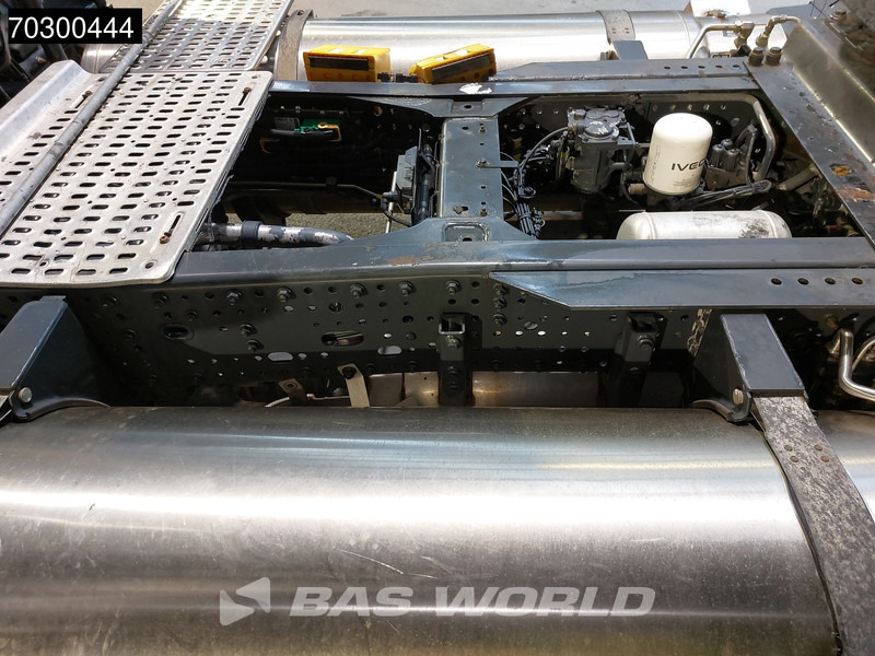 Tractor unit Iveco Stralis 460 4X2 LNG! Retarder 2x tanks Euro 6: picture 12 Tractor unit Iveco Stralis 460 4X2 LNG! Retarder 2x tanks Euro 6: picture 12