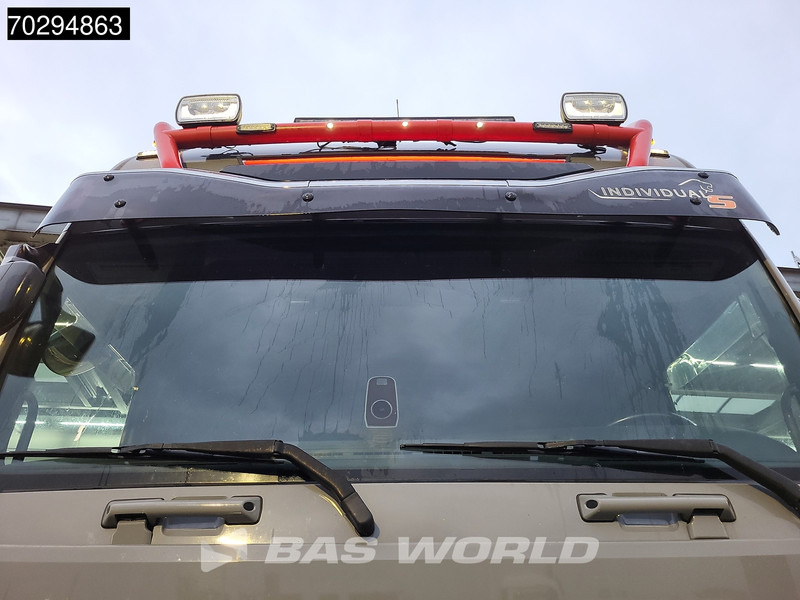 Tractor unit MAN TGX 18.510 TGX 4X2 Individual Lion S! Full-Air Retarder Standairco 2xTanks Leather PTO ACC Navi LED Euro 6: picture 14 Tractor unit MAN TGX 18.510 TGX 4X2 Individual Lion S! Full-Air Retarder Standairco 2xTanks Leather PTO ACC Navi LED Euro 6: picture 14